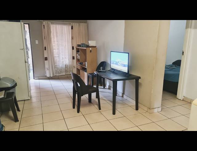 3 BEDROOM APARTMENT FOR SALE IN RUSTENBURG CENTRAL